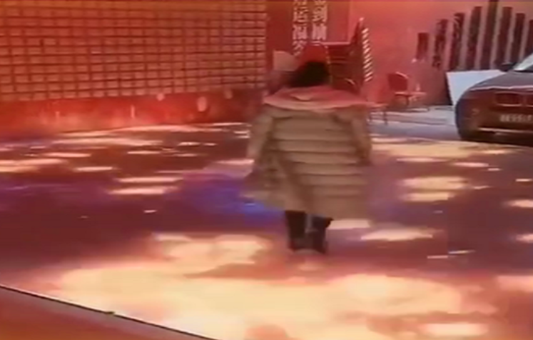 吸金