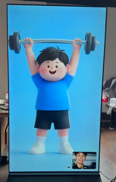   微笑举重 